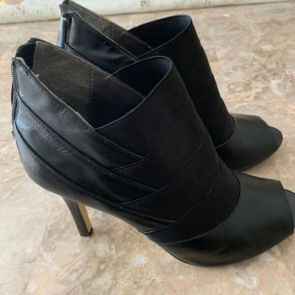 Adrianne Vittadini black open toe ankle booties, good condition, size 8.5 - Picture 2 of 8